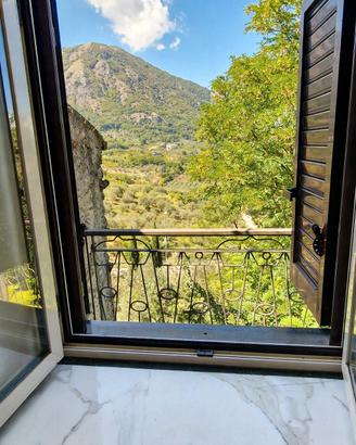 Casa indipendente 50 mq 2 Livelli Trattabile
