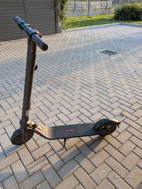 Monopattino Elettrico Segway Ninebot E22E