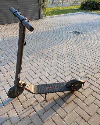 Monopattino Elettrico Segway Ninebot E22E