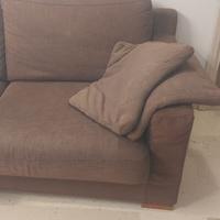 Divano-letto tre posti color tabacco