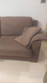 Divano-letto tre posti color tabacco