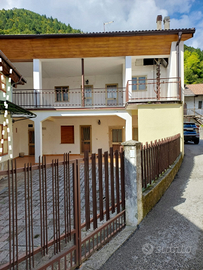Casa in montagna con ampio terrazzo