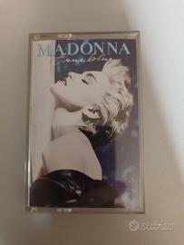 MC Madonna True blue