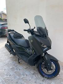 Yamaha Xmax 300