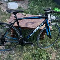 bici da corsa (rock machine)