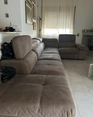 Salone completo 650€