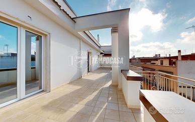 Attico ristrutturato con terrazzo, soffitta e post