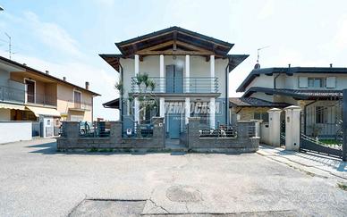 Villa Unifamiliare a San Bassano 4 locali