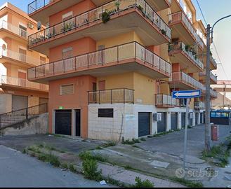 Locale commerciale via Everest Gela