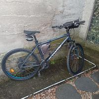 B'Twin Rockrider 500