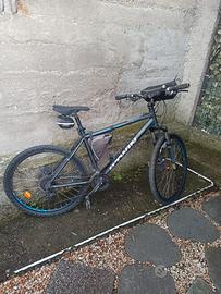 B'Twin Rockrider 500