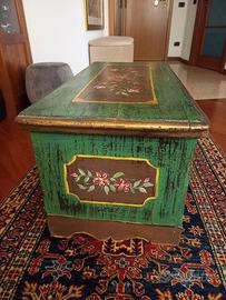 Cassapanca rustica antica