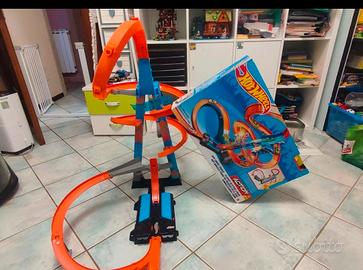 pista hot wheels  Sky crash tower