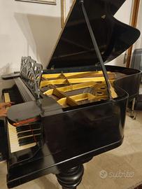 Pianoforte mezza coda