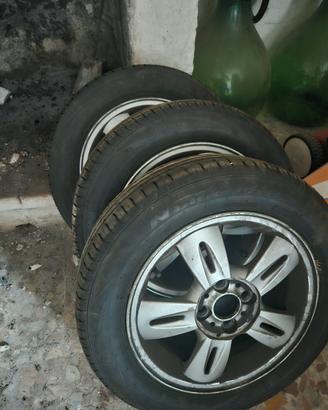 Coppia cerchi in lega + gomme 175/65 R15 - nuovo