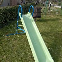 Scivolo da giardino.