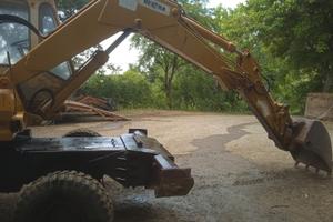 Escavatore gommato Benfra