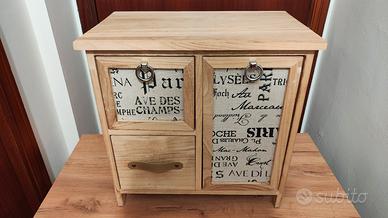 Mobiletto shabby chic in legno