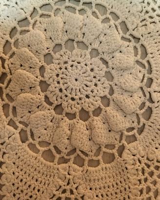 copritavolo a uncinetto