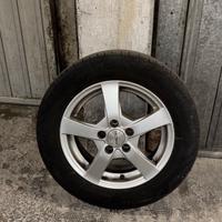 Cerchi in lega con gomme 