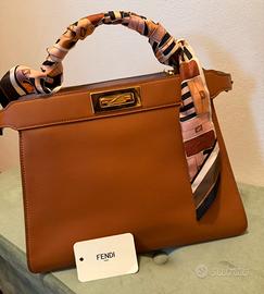 Fendi borsa Peekaboo ISeeU media
