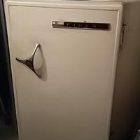 Frigo sottotavolo vintage da sistemare