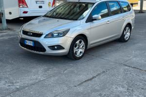 Ford Focus 2.0 Benz&Gpl Perfetto valido 2 anni