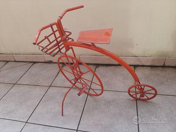 Bici in ferro battuto rossa complemento arredo