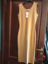 vestito smanicato tubino colore  oro nuovo tg M
