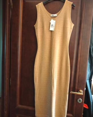 vestito smanicato tubino colore  oro nuovo tg M