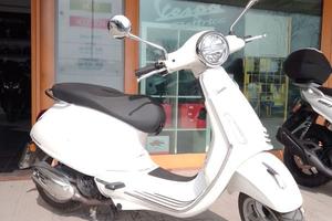 VESPA PRIMAVERA 125 BIANCA