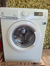 Lavatrice Electrolux RWS1062EDW 6 kg funzionante