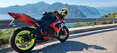 SUZUKI GSX 600 R K6 