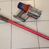 Dyson V10 Fluffy