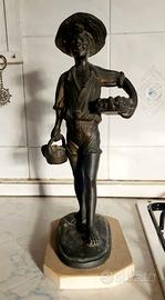 Statua di bronzo antica Il Pescivendolo alta cm 39