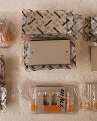 PLACCHE BTICINO MAGIC - MATERIALE IN DESCRIZIONE