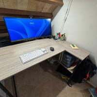 Piccola scrivania angolare