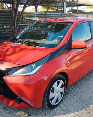 Toyota Aygo 1.0 VVT-i 69 CV 5 porte x-cool
