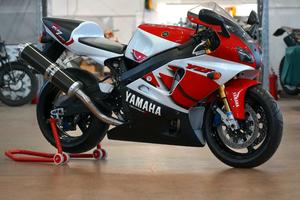Yamaha YZF R7 OW-02 Nuova New 1KM YZFR7