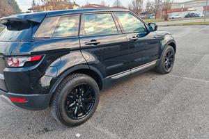 EVOQUE RANGE ROVER TOTAL BLACK autocarro N1