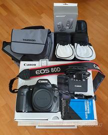 Canon EOS 80D con accessori