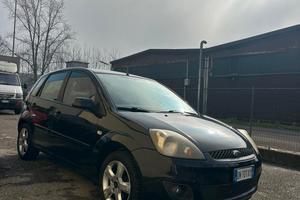 ford fiesta metano 
