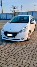 PEUGEOT 208 1.4 8V HDi 68CV