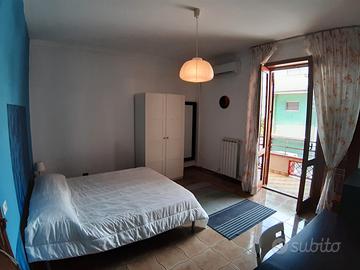 Signorile Stanza arredata, zona Ognina