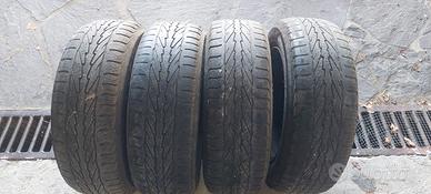 4 gomme invernali montate su cerchi
