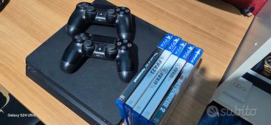 Ps4 slim con giochi 2 Controller 