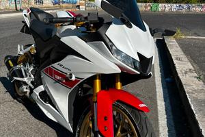 Yamaha r125 2022 60th anniversary