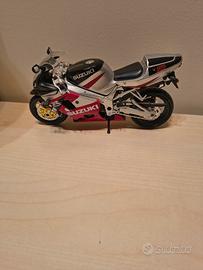 modellino Suzuki 