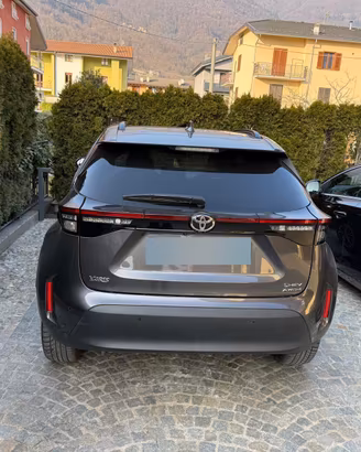 Toyota yariscross full optional