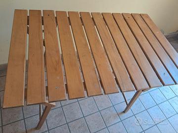 Tavolo in legno a doghe